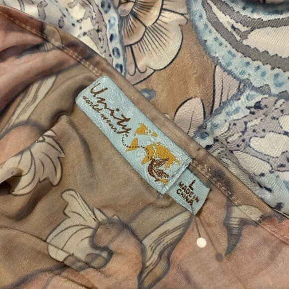 Unity. Size Large. Short Cap Sleeve. Pullover. Embellished/Studded. B73. - Picture 6 of 6